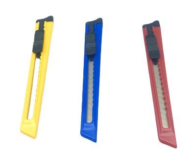 TAHA KOD:101 KÜÇÜK PLASTİK FALÇATA MAKET BIÇAK*60X20